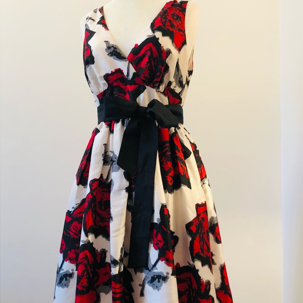 Stunning new sleeveless floral a-line fit dress